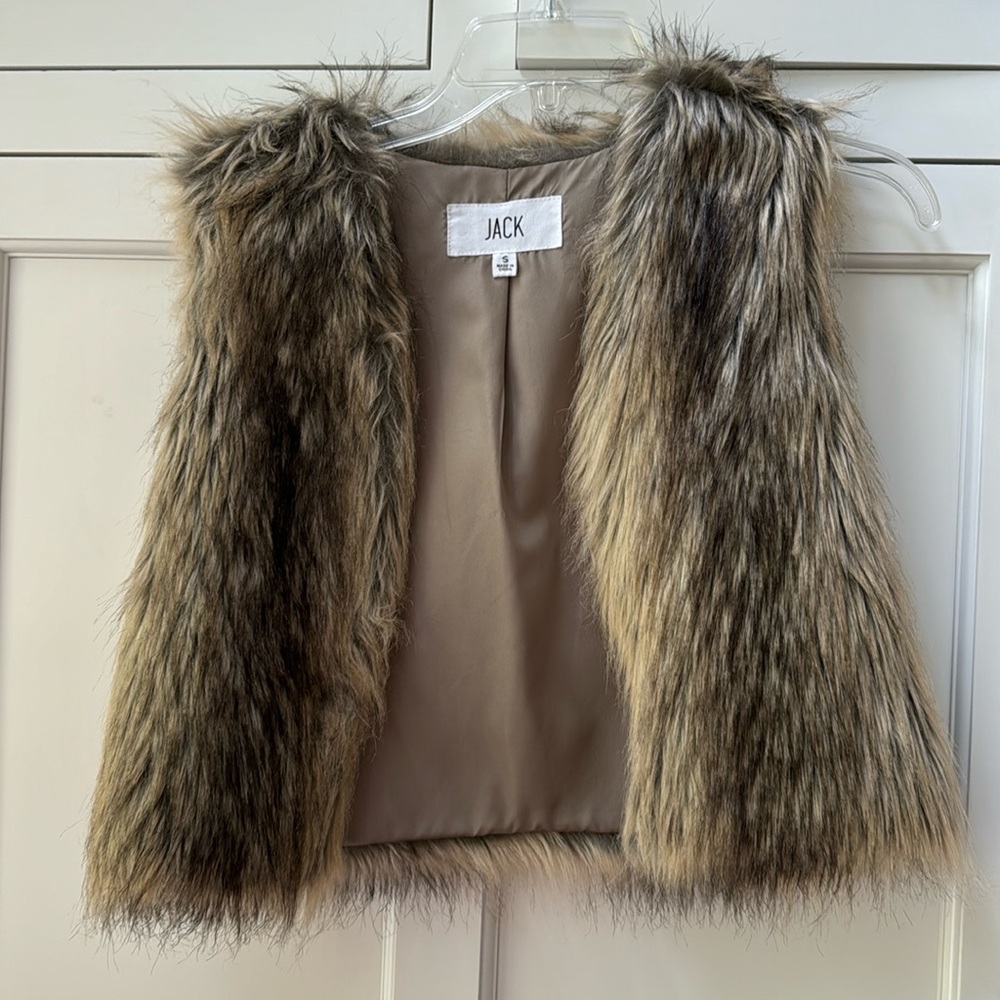 Jack by BB Dakota Tan Cropped Faux Fur Vest Size small
